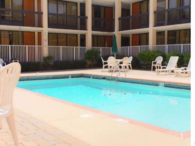 מלון College Park Wyndham Garden Atlanta Airport מראה חיצוני תמונה