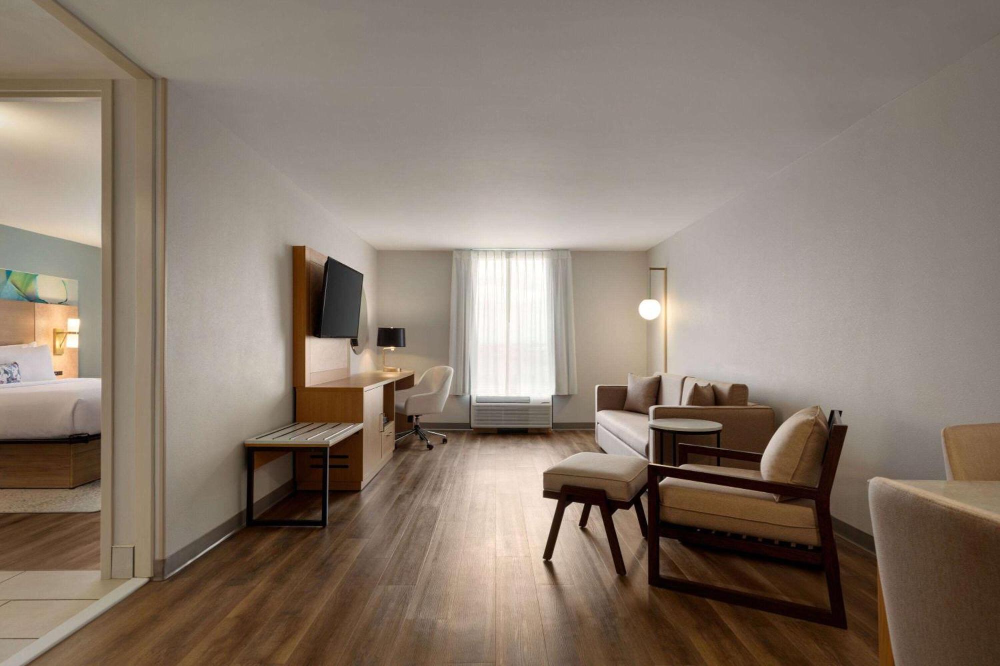 מלון College Park Wyndham Garden Atlanta Airport מראה חיצוני תמונה
