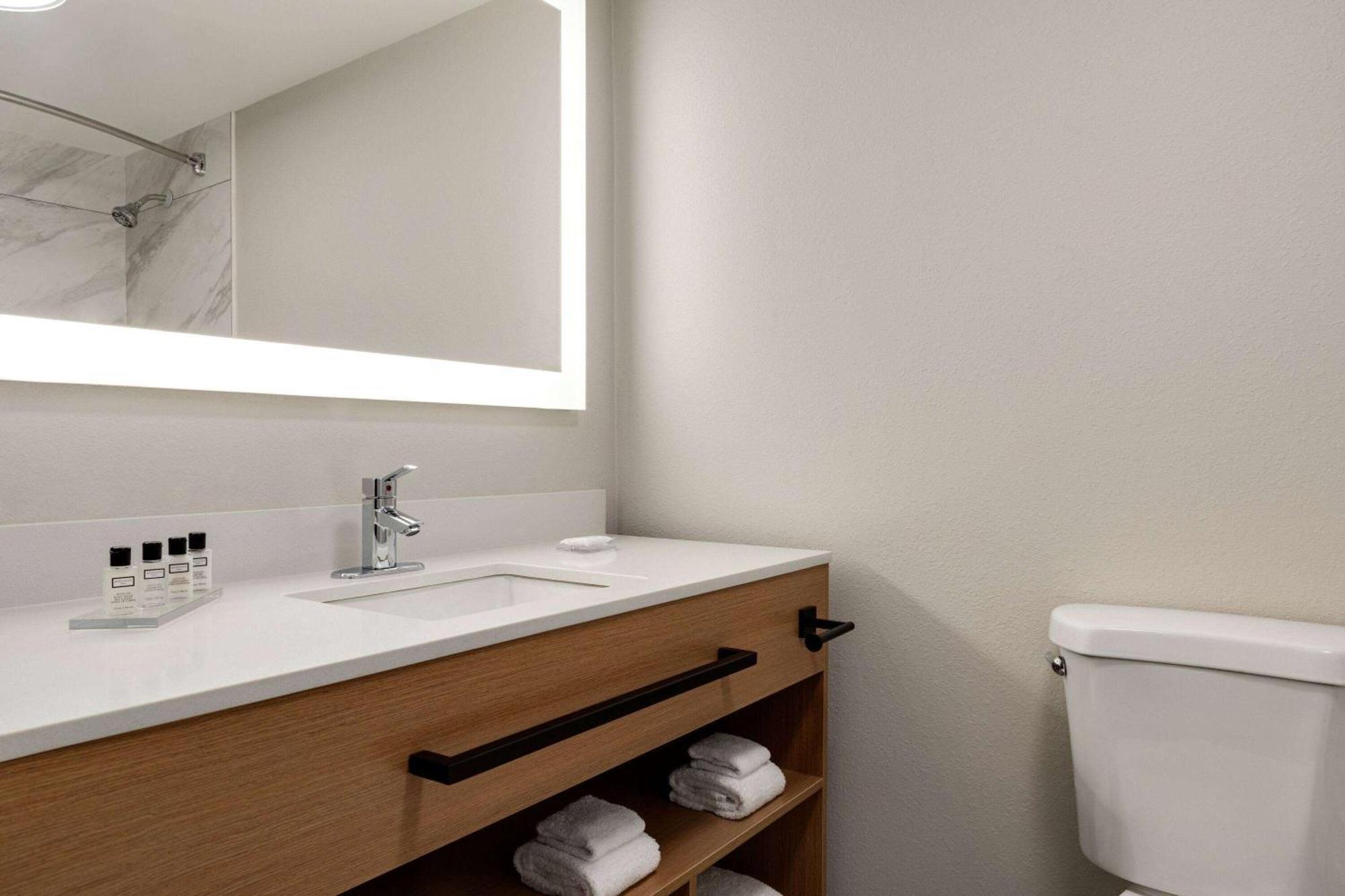 מלון College Park Wyndham Garden Atlanta Airport מראה חיצוני תמונה