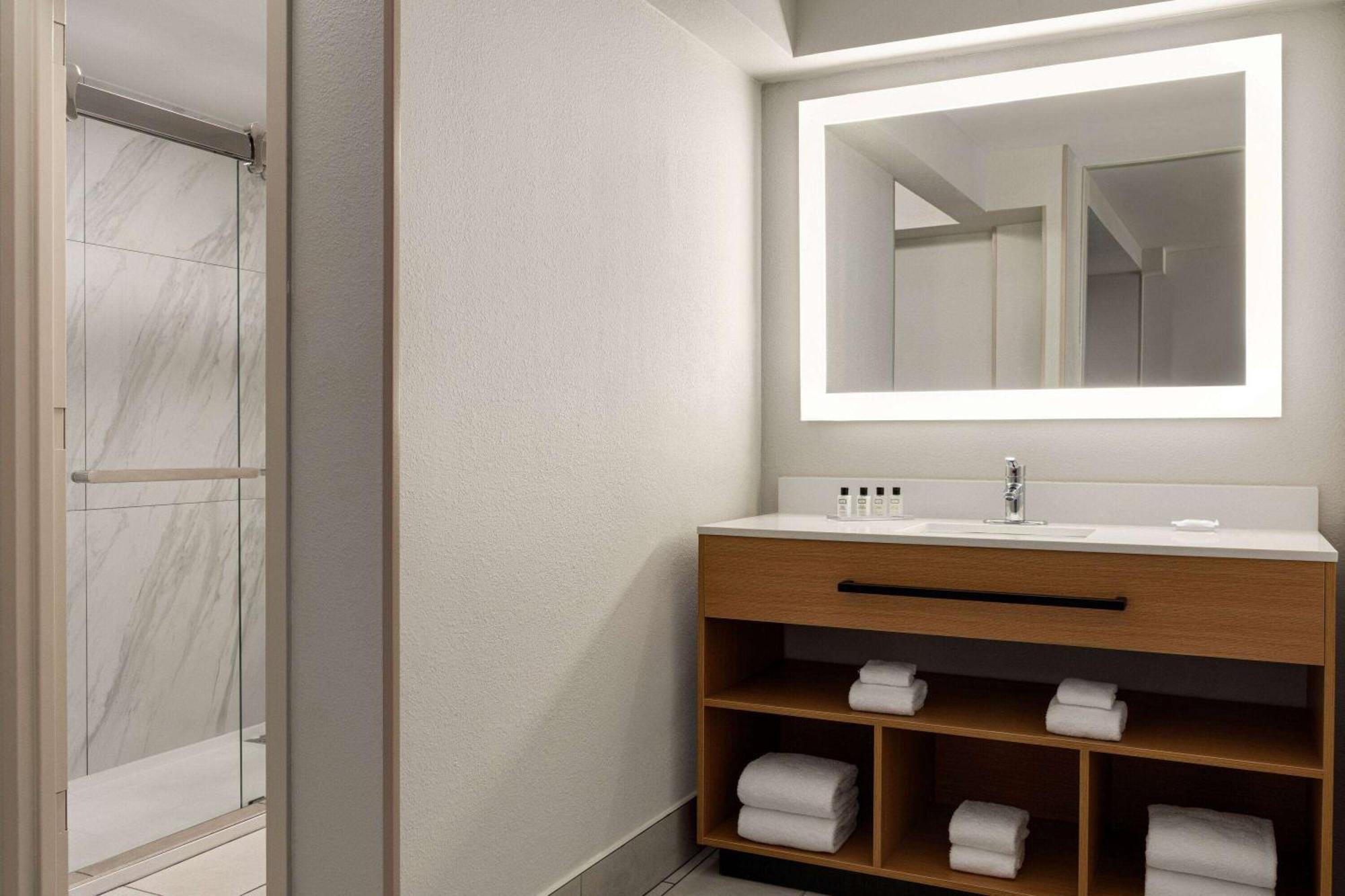 מלון College Park Wyndham Garden Atlanta Airport מראה חיצוני תמונה